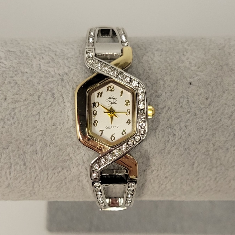 ▪︎New! Glam & Glow Women's Watch